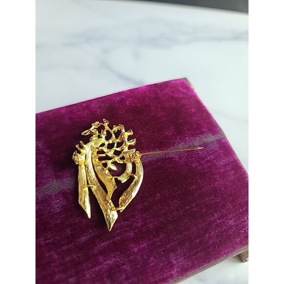 Gold Tone Metal Floral/Leaf Shaped Brooch Vintage - Picture 6 of 10